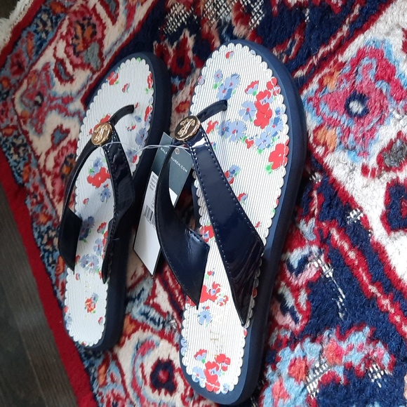 Patent Navy Blue Lauren by Ralph Lauren Flip Flops with Floral Soles Size 5B NWT - Picture 2 of 4